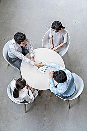 《小丑风云2042》正式上线 厂商公布三大多人游戏模式